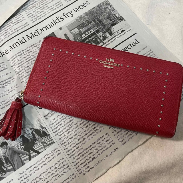 COACH(コーチ)のcoach RED 長財布　赤　金運財布　 レディースのファッション小物(財布)の商品写真