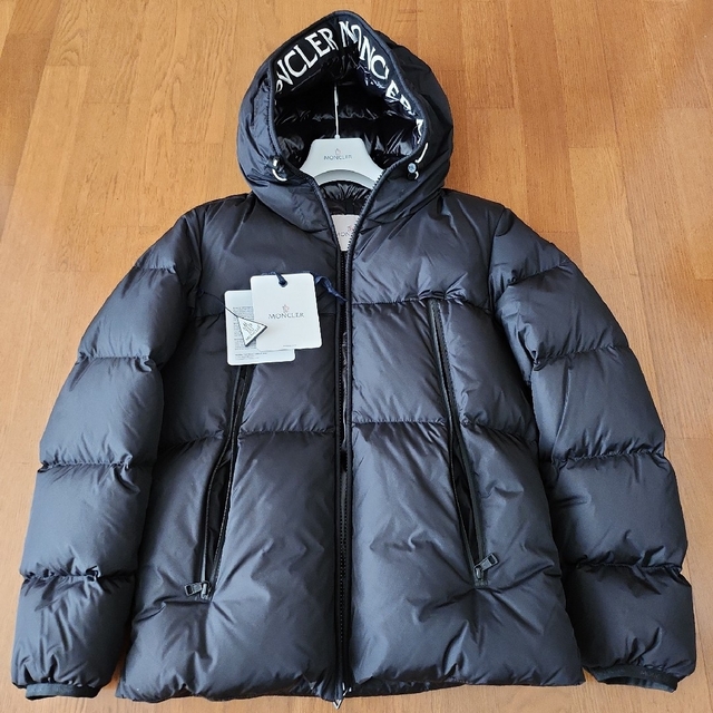 MONCLER - 新品未使用品【MONCLER/モンクレール】ダウンジャケットの