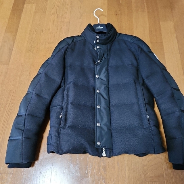 超美品【MONCLER GAMME BLEU】ダウンジャケット