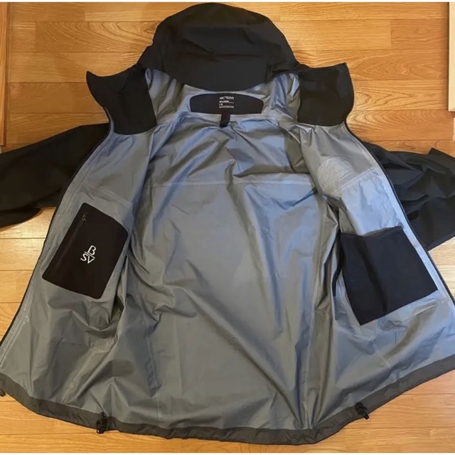 ARC'TERYX(アークテリクス)のarc'teryx beta sv jacket black L メンズのジャケット/アウター(マウンテンパーカー)の商品写真