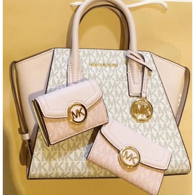 格安販売の Michael Kors - マイケルコース ショルダー&折財布&キー