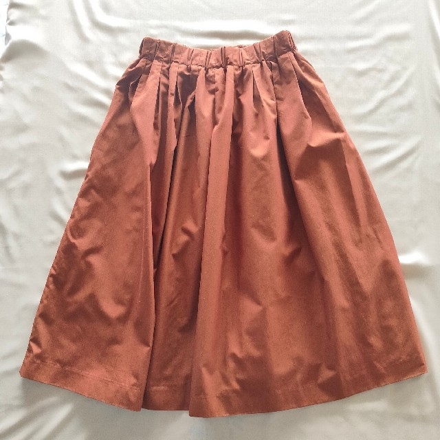 LOWRYS FARM(ローリーズファーム)のテラコッタブラウンのフレアスカート レディースのスカート(ひざ丈スカート)の商品写真