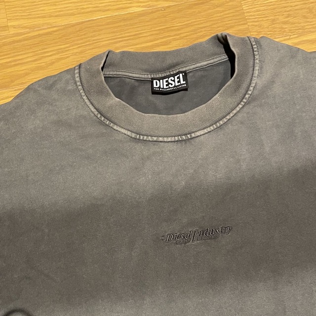 DIESEL(ディーゼル)の[超美品]DIESEL ロンT カーキ メンズのトップス(Tシャツ/カットソー(七分/長袖))の商品写真