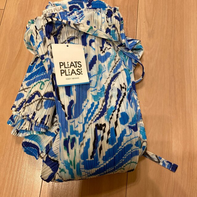 PLEATS PLEASE ISSEY MIYAKE(プリーツプリーズイッセイミヤケ)の新年セール　プリーツプリーズ　柄パンツ新品 レディースのパンツ(カジュアルパンツ)の商品写真