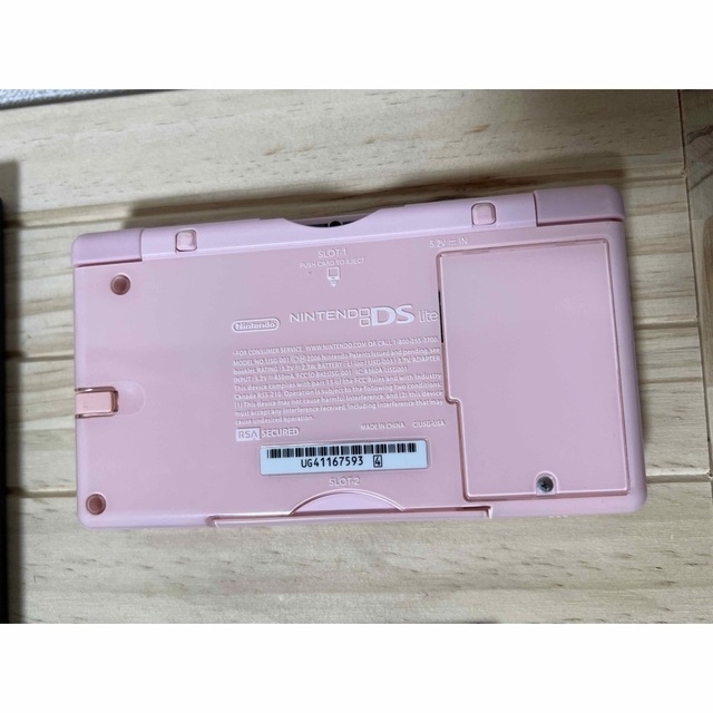 ニンテンドーDS(ニンテンドーDS)の【北米版】ニンテンドー　DS Lite　ピンク本体＆ソフト3点　動作確認済み エンタメ/ホビーのゲームソフト/ゲーム機本体(携帯用ゲーム機本体)の商品写真