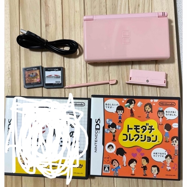 ニンテンドーDS(ニンテンドーDS)の【北米版】ニンテンドー　DS Lite　ピンク本体＆ソフト3点　動作確認済み エンタメ/ホビーのゲームソフト/ゲーム機本体(携帯用ゲーム機本体)の商品写真