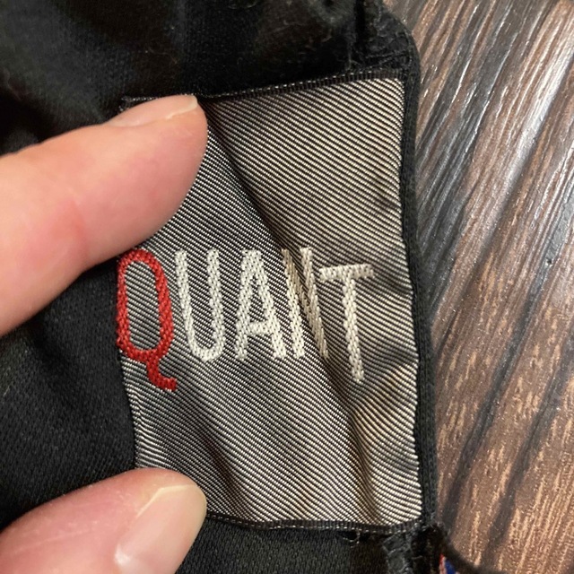 MARY QUANT(マリークワント)のMARY QUANT マリークワント　キャミソール黒赤　美品 レディースのトップス(キャミソール)の商品写真