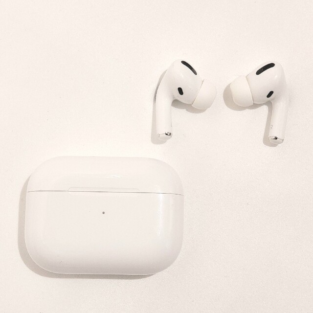 Apple(アップル)の専用 Apple AirPods Pro 第1世代 エアーポッズプロ スマホ/家電/カメラのオーディオ機器(ヘッドフォン/イヤフォン)の商品写真