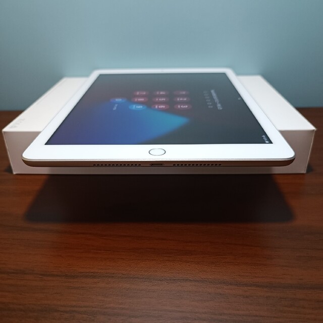 Apple - (美品) Ipad 9.7 第6世代 Wifi 32GBキーボード付きの通販 by