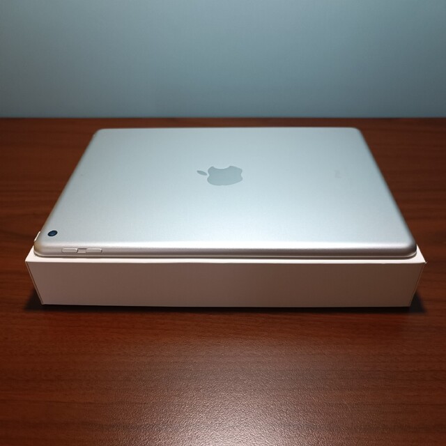 Apple - (美品) Ipad 9.7 第6世代 Wifi 32GBキーボード付きの通販 by