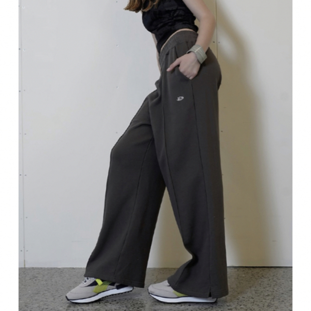 JUEMI  EMB Crease Wide Sweat Pants