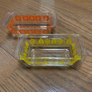 パイレックス(Pyrex)の【2個セット】昭和レトロな柄のガラスのパウンドケーキ型(調理道具/製菓道具)