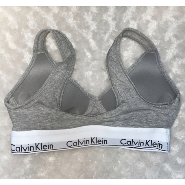 Calvin Klein スクープ バック ライトリー ラインド ブラレット