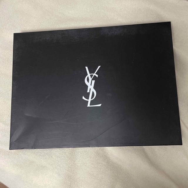 Yves Saint Laurent(イヴサンローラン)の新品未使用　YSL イヴサンローラン　極上ウールひざ掛け　ベージュ　ブランケット レディースのファッション小物(マフラー/ショール)の商品写真