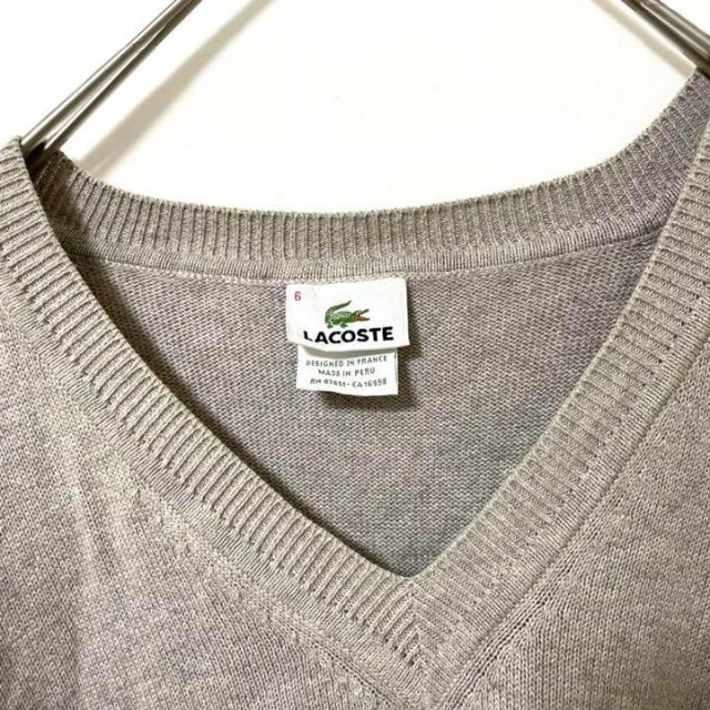LACOSTE(ラコステ)のLACOSTEラコステVネックセーター　ニット　オーバーサイズ　ワンポイント古着 メンズのトップス(ニット/セーター)の商品写真