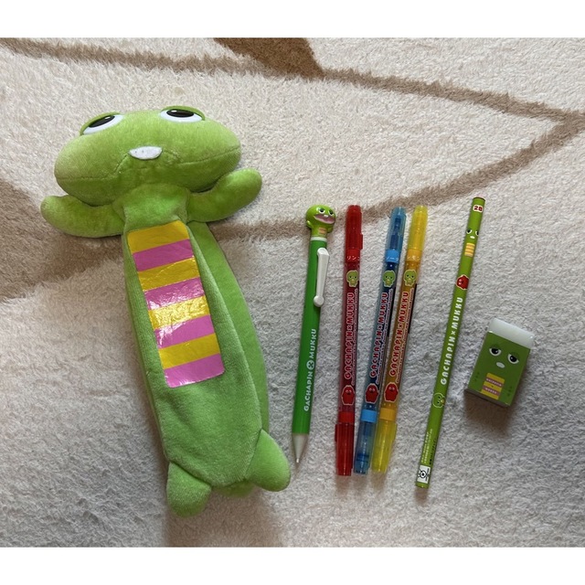 ガチャピン　ペンケース、ペン3点、鉛筆、消しゴム エンタメ/ホビーのおもちゃ/ぬいぐるみ(キャラクターグッズ)の商品写真
