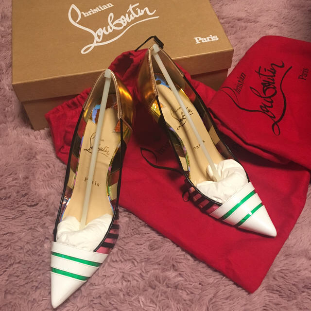 Christian Louboutin(クリスチャンルブタン)の⚠️最終お値引き☆ルブタン☆⚠︎質屋で買取価格が付いたので今月まで レディースの靴/シューズ(ハイヒール/パンプス)の商品写真