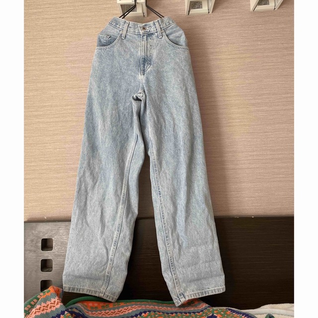 Levi's(リーバイス)のレイビームス  ⭐️リーバイス⭐️シルバータブ　バギーパンツ レディースのパンツ(デニム/ジーンズ)の商品写真