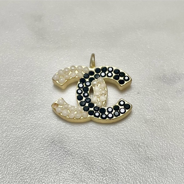 CHANEL(シャネル)のCHANEL シャネル チャーム レディースのアクセサリー(チャーム)の商品写真