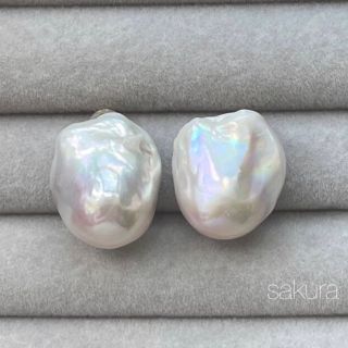 バロックパールピアス　パールピアス　淡水真珠　虹色(ピアス)