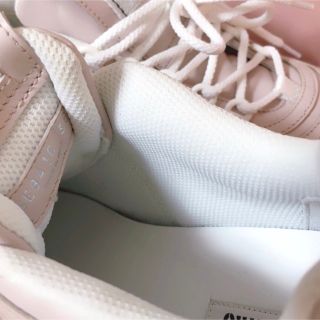 極美品】miumiu♡ レザースニーカー ビジュー クリスタル ピンク | www