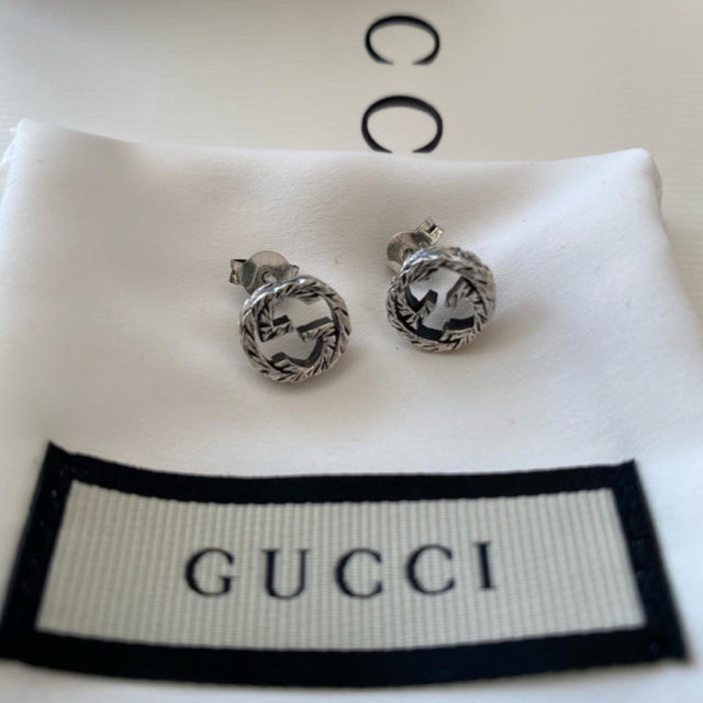 Gucci(グッチ)のGUCCI ピアス　両耳用　ほぼ未使用品 メンズのアクセサリー(ピアス(両耳用))の商品写真