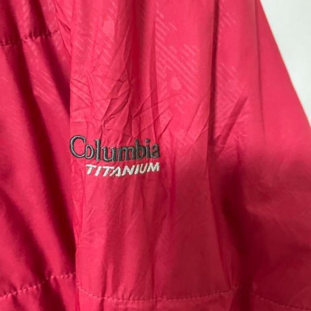 Columbia(コロンビア)のColombia コロンビアTITANIUMダウンジャケット　刺繍ロゴ　XL古着 レディースのジャケット/アウター(ダウンジャケット)の商品写真