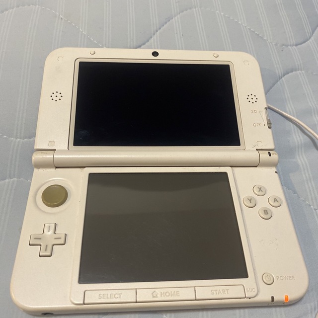 ニンテンドー3DS(ニンテンドー3DS)の3DSLL 2台　ジャンク品 エンタメ/ホビーのゲームソフト/ゲーム機本体(携帯用ゲーム機本体)の商品写真