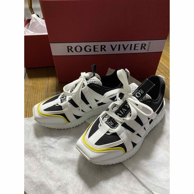 ほぼ新品☆ROGER VIVIER 35 ビジュー スリッポン スニーカー 黒