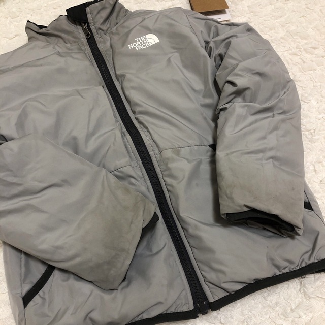 THE NORTH FACE(ザノースフェイス)のTHENORTHFACE ★ダウンジャケット★130㎝★リバーシブル★黒★キッズ キッズ/ベビー/マタニティのキッズ服男の子用(90cm~)(ジャケット/上着)の商品写真