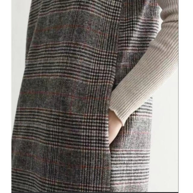 【新品タグ付】Vネックジャンパースカート　La-gemme　M　チェック　膝丈 レディースのワンピース(ひざ丈ワンピース)の商品写真