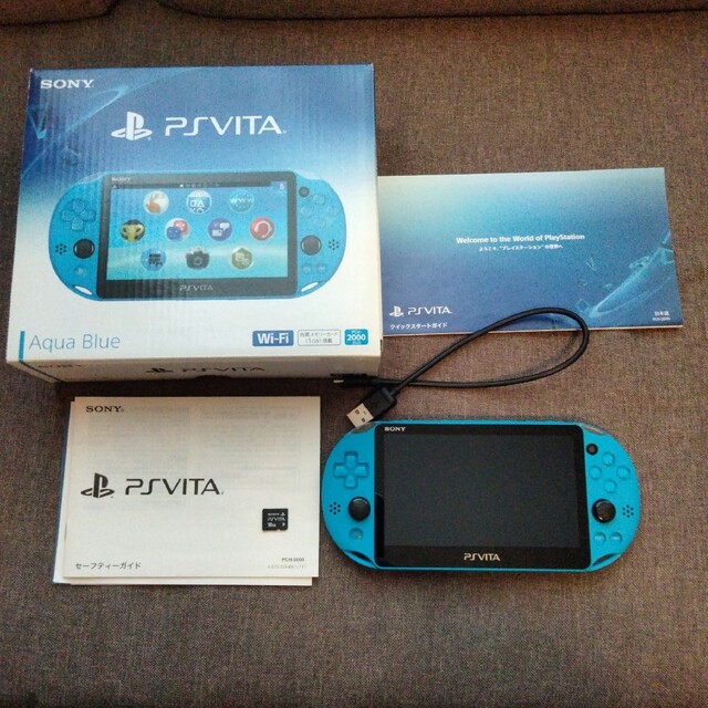 PSVita（PCH-2000） アクアブルー　本体＋充電ケーブル＋外箱