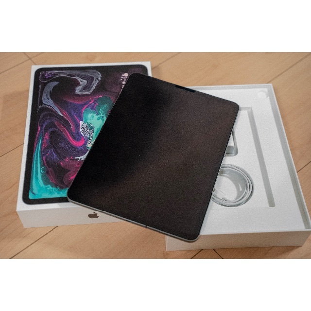 Apple(アップル)のiPad Pro 11 256GB Wi-Fi+Cellularモデル【美品】　 スマホ/家電/カメラのPC/タブレット(タブレット)の商品写真