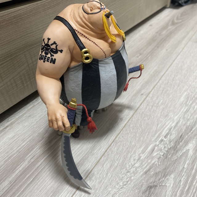 ONE PIECE(ワンピース)のワンピース　クィーン　フィギュア ハンドメイドのおもちゃ(フィギュア)の商品写真