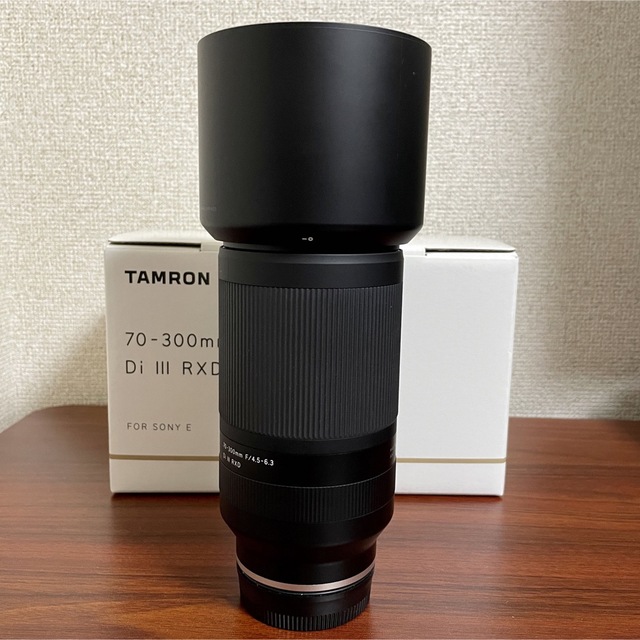 TAMRON(タムロン)のTAMRON 70-300mm F4.5-6.3 Di III RXD A047 スマホ/家電/カメラのカメラ(レンズ(ズーム))の商品写真