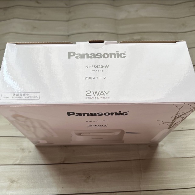 Panasonic(パナソニック)のPanasonic 衣類スチーマー 2way NI-FS420 スマホ/家電/カメラの生活家電(アイロン)の商品写真