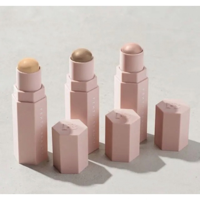 Sephora(セフォラ)の新品　FENTYBEAUTY フェンティビューティー　AMBER アンバー　1本 コスメ/美容のベースメイク/化粧品(フェイスカラー)の商品写真