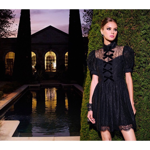 Alice+Olivia(アリスアンドオリビア)のVERNITA LACE BUTTON DOWN PARTY DRESS レディースのワンピース(ミニワンピース)の商品写真