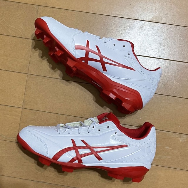 asics(アシックス)の新品◆アシックス◆スパイク◆赤◆26センチ◆野球 スポーツ/アウトドアの野球(シューズ)の商品写真