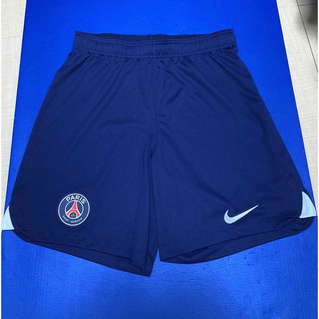 Paris Saint-Germain(パリサンジェルマン)の値下げ！ナイキ パリ・サンジェルマン DF スタジアムショート HOME スポーツ/アウトドアのサッカー/フットサル(ウェア)の商品写真