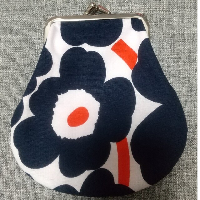 marimekko(マリメッコ)の【新品未使用】marimekkoがま口 レディースのファッション小物(ポーチ)の商品写真