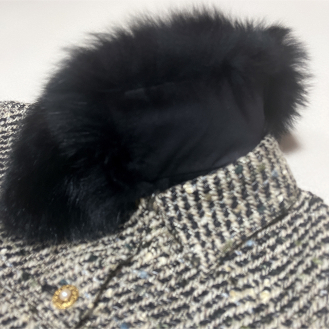 KANEKO ISAO(カネコイサオ)のカネコイサオ　フォックスファー付ツィードジャケット　黒系 レディースのジャケット/アウター(毛皮/ファーコート)の商品写真