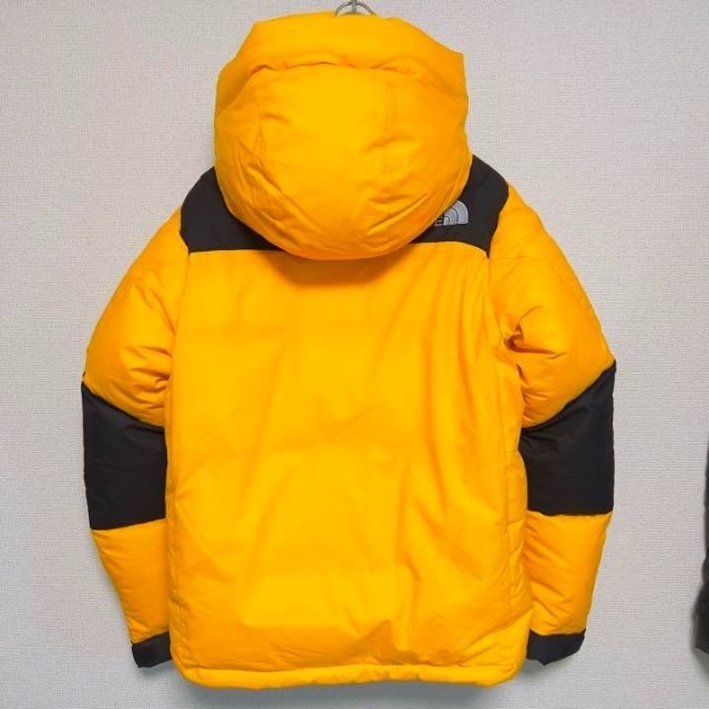 THE NORTH FACE(ザノースフェイス)の美品 ノースフェイス バルトロライトジャケット サミットゴールド ND91950 レディースのジャケット/アウター(ダウンジャケット)の商品写真