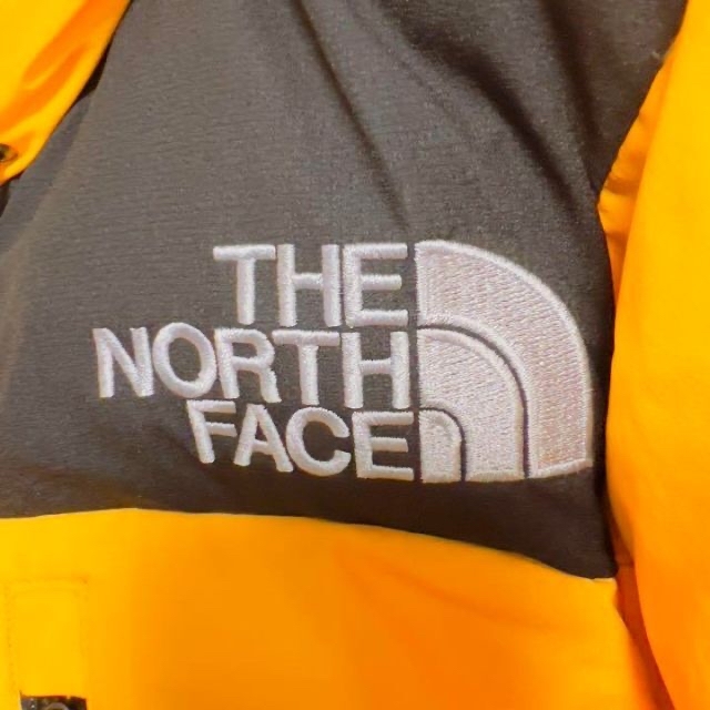 THE NORTH FACE(ザノースフェイス)の美品 ノースフェイス バルトロライトジャケット サミットゴールド ND91950 レディースのジャケット/アウター(ダウンジャケット)の商品写真