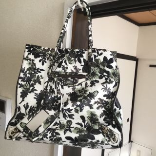 バレンシアガバッグ(BALENCIAGA BAG)のバレンシアガ超希少レザーフラワー柄トートバッグ(トートバッグ)