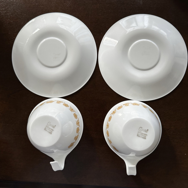 CORELLE(コレール)のヴィンテージCorelle コレール プレート大2枚とカップ&ソーサー2客セット インテリア/住まい/日用品のキッチン/食器(食器)の商品写真