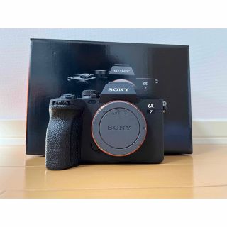 ソニー(SONY)の【純正バッテリー×2つき】SONY α7IV ILCE-7M4(ミラーレス一眼)