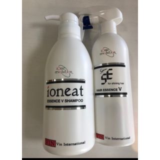 イオニート(ioneat)のイオニートシャンプーモイスト1LとヘアエッセンスV400ml リフィルもok(シャンプー)