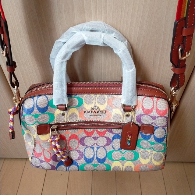 新品未使用 Coach コーチ シグネチャー ボストンバッグ レインボー