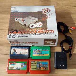 ニンテンドウ(任天堂)のニューファミコン本体　周辺機器　カセット(家庭用ゲーム機本体)